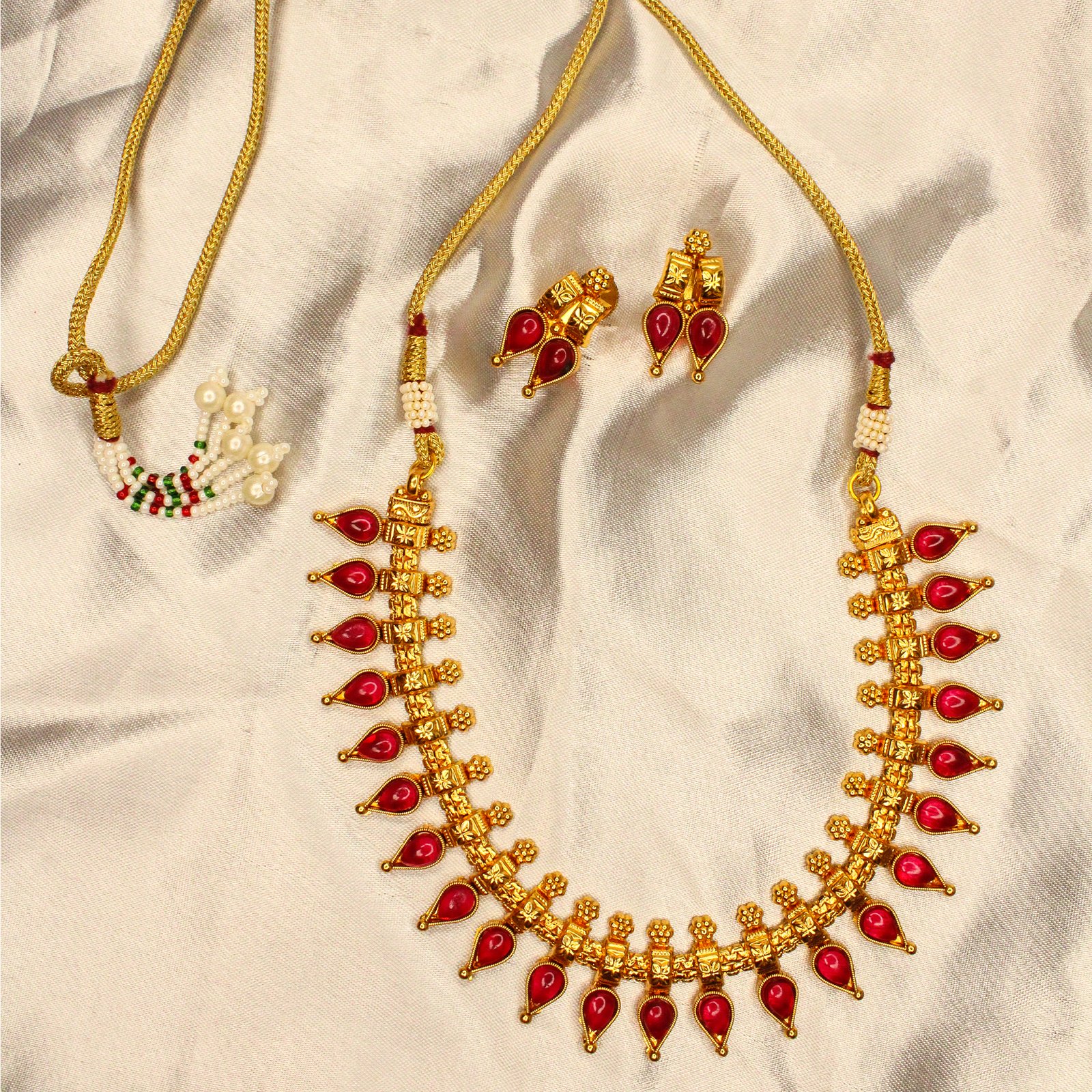 Balusha Statement Necklace for Glam Looks - Image 6