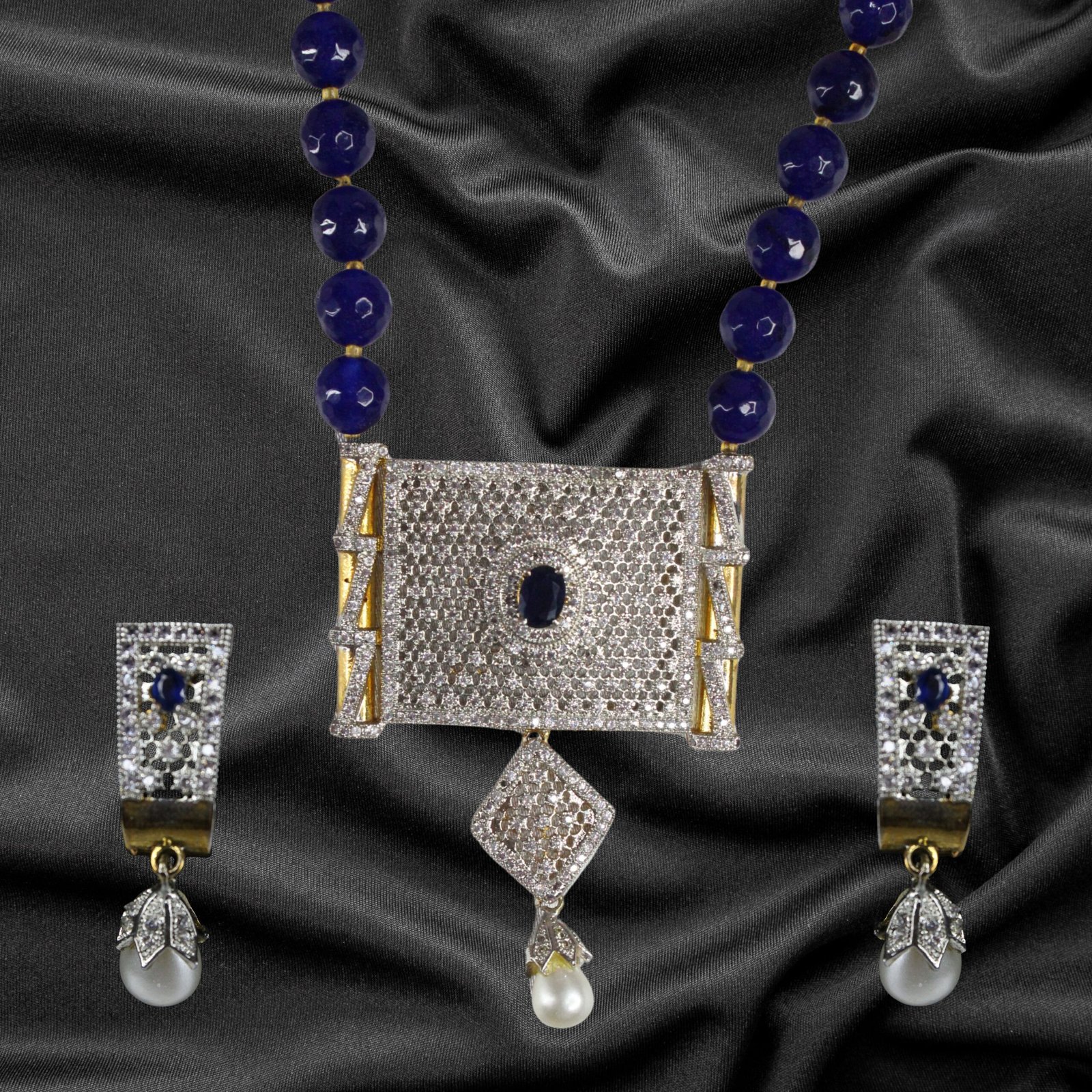 Balusha Blue Elegant Emerald and Pearl Pendant - Image 4