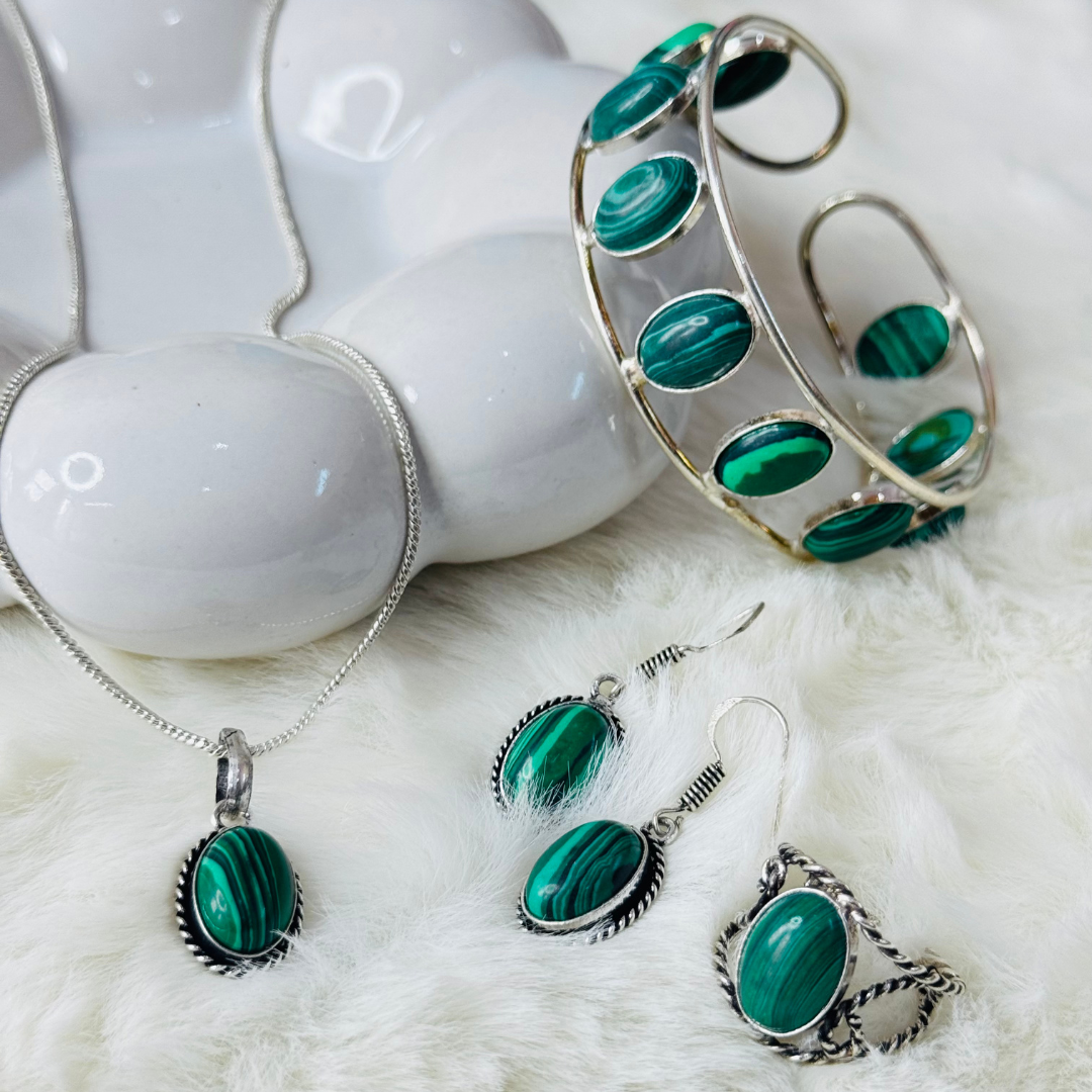Balusha Elegant Green Gemstone Set