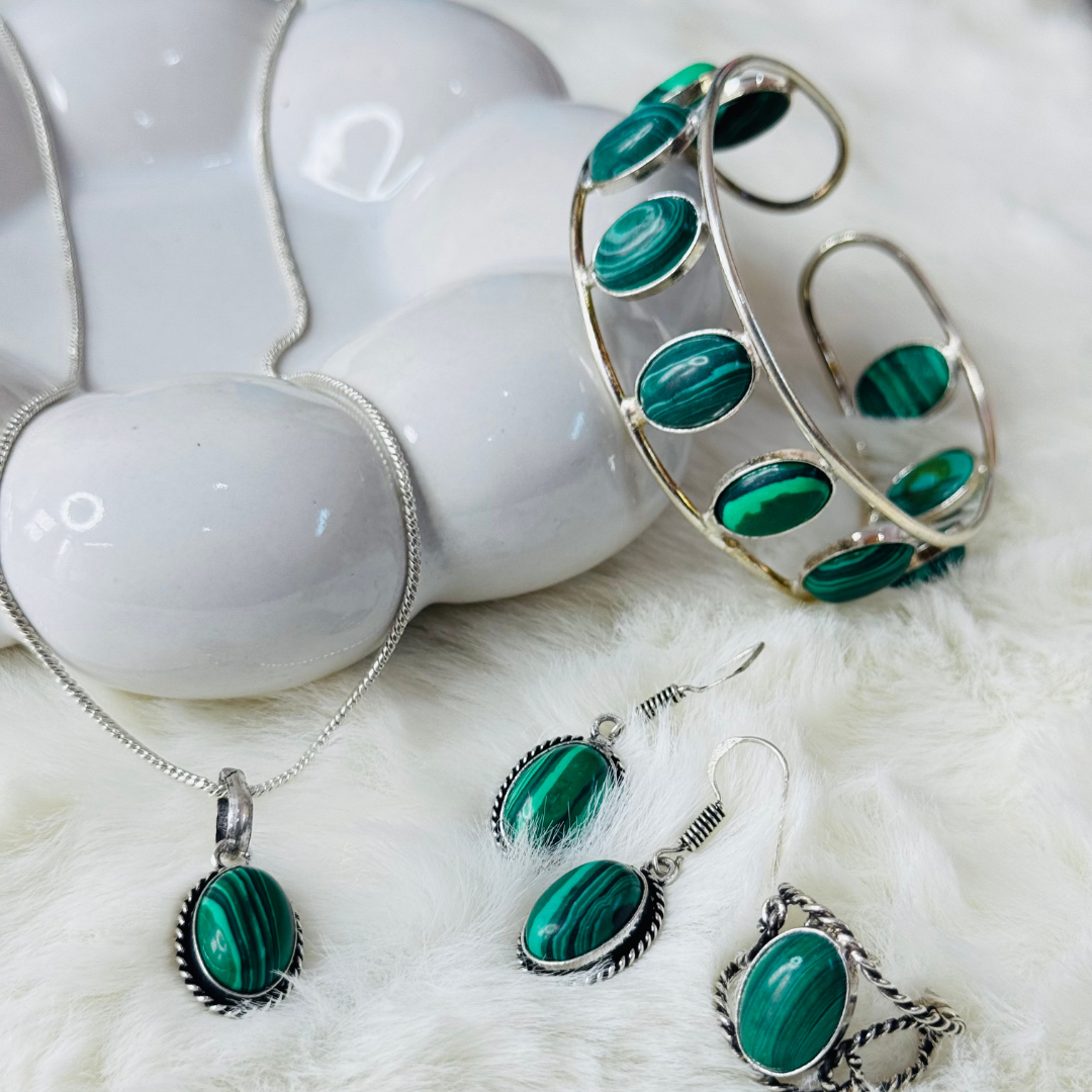 Balusha Elegant Green Gemstone Set - Image 2