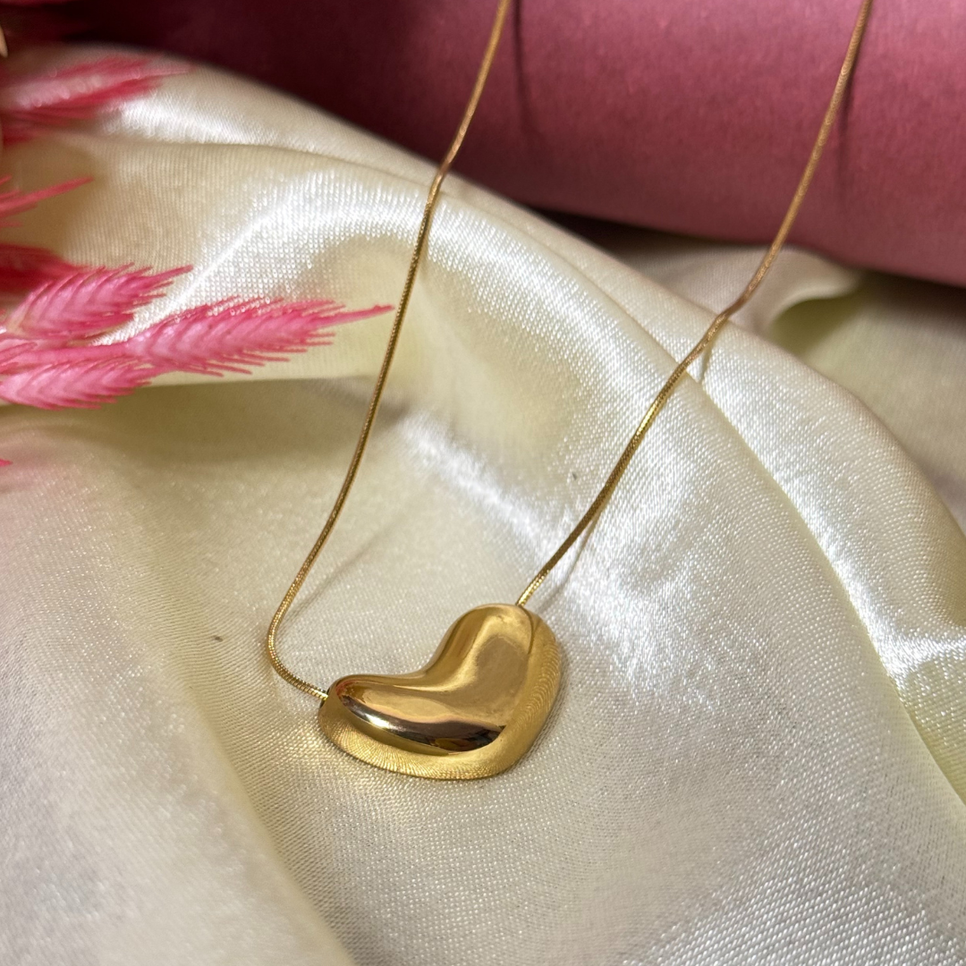 Balusha Delicate Heart Golden Pendant - Image 3