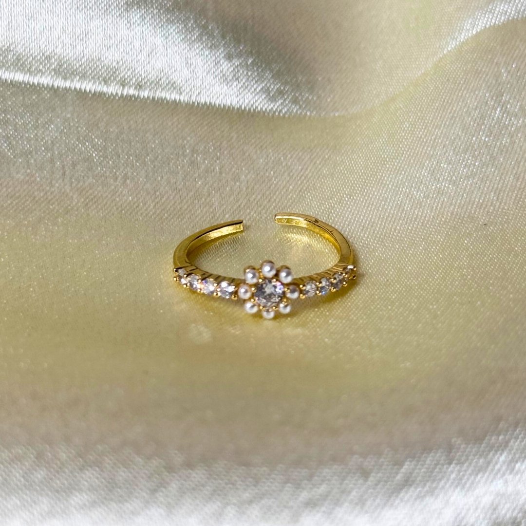 Dainty Flower Ring - Image 2