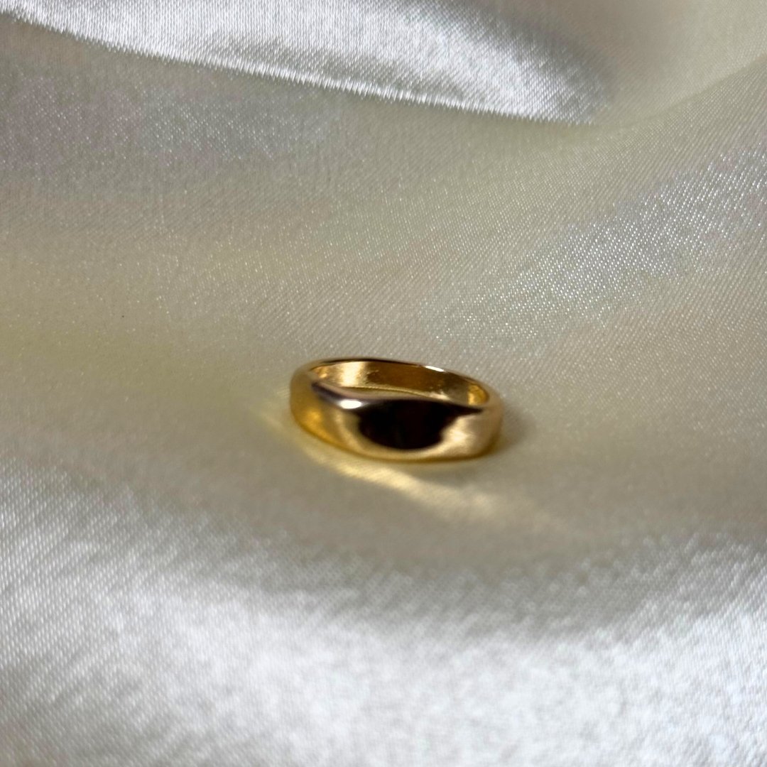 Minimalist Elegance Ring - Image 2