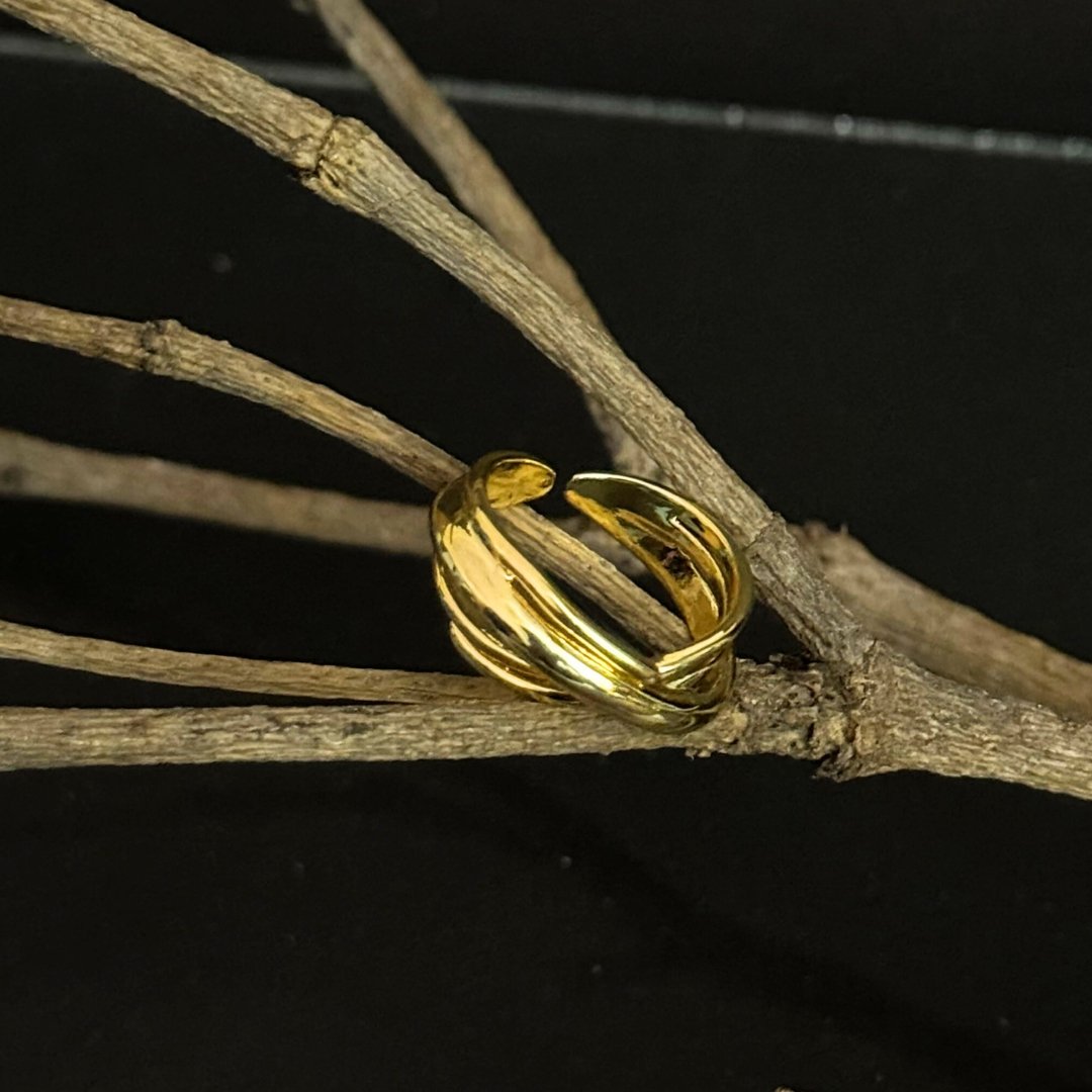 Elegant Crossover Ring - Image 3