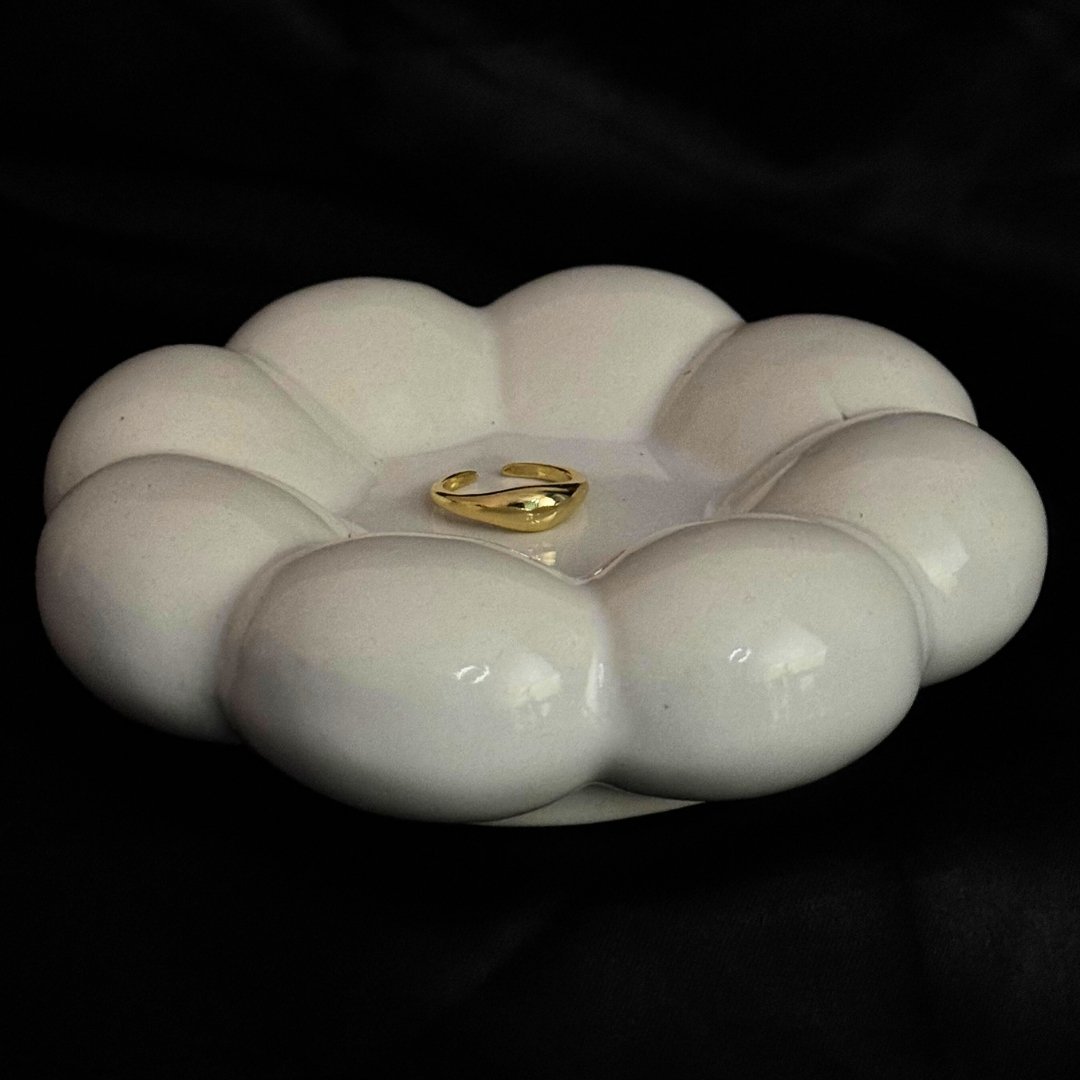 Elegant Gold Loop - Image 3