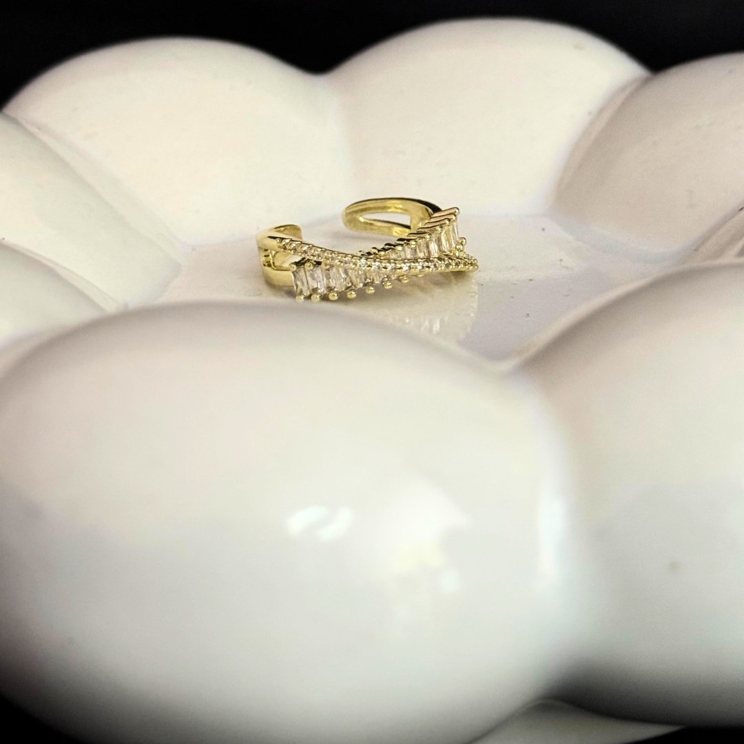 Shimmering Gold Ring - Image 4