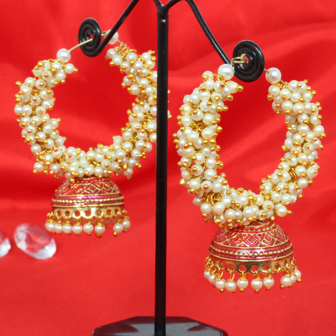 Elegant Pearl Circle